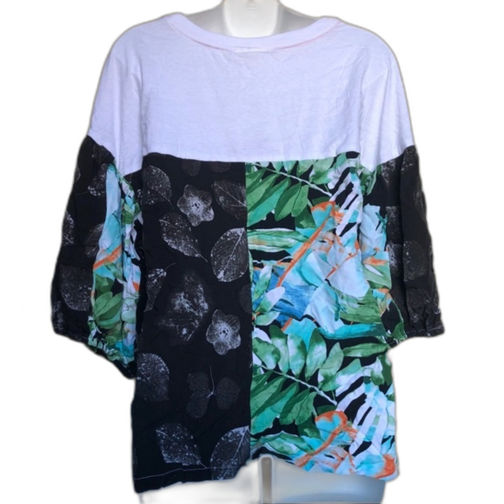 Jurassic World Tropical Rainforest Printed Blouse NWT Size Small Coastal
